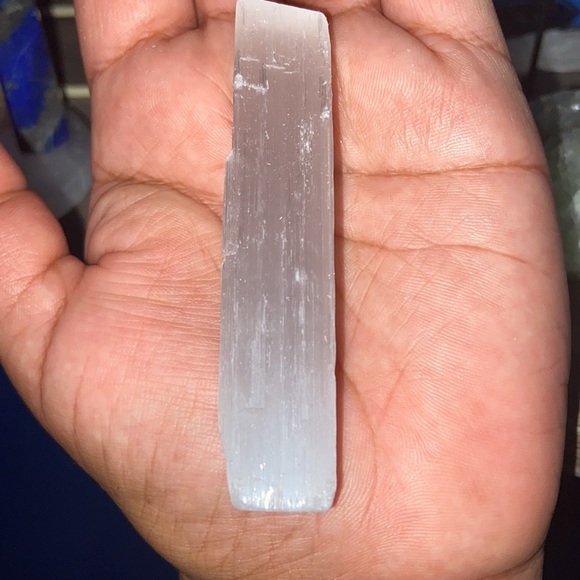 Selenite Column + Bonus crystal - Picture 3 of 3
